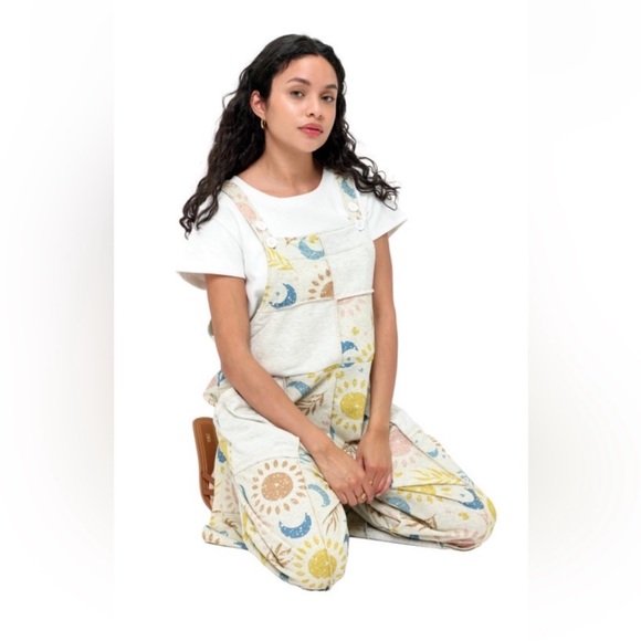 ✨RESTOCK✨Celestial Sun Moon Print Overalls - Picture 4 of 4